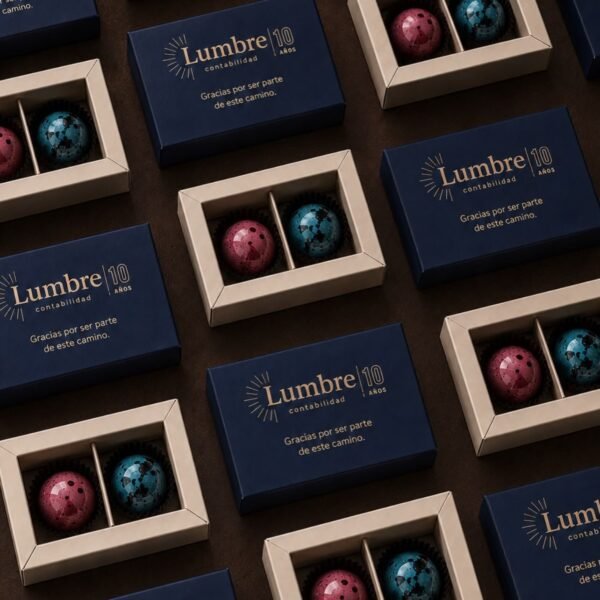 Dúo Emblema · Bombones personalizados para empresas