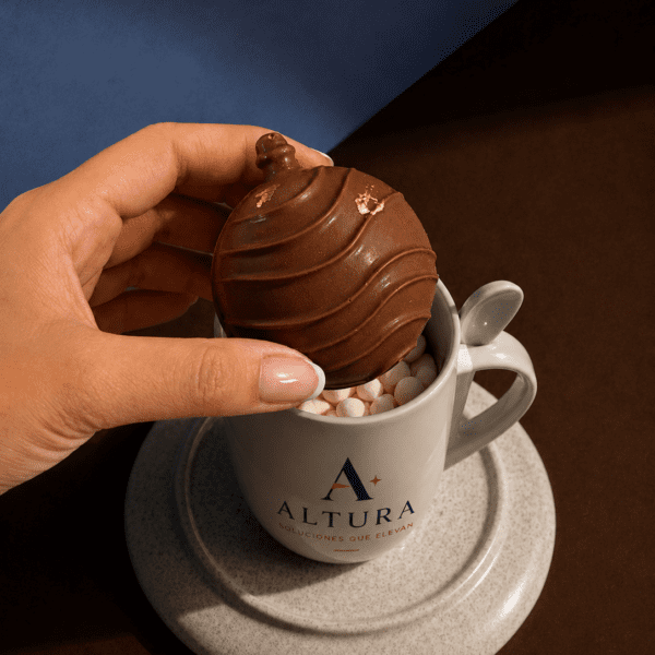 Mug corporativo personalizado + Chocobomba gourmet