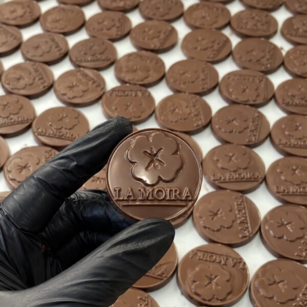 Relieve Cacao · Monedas de chocolate personalizadas para empresas