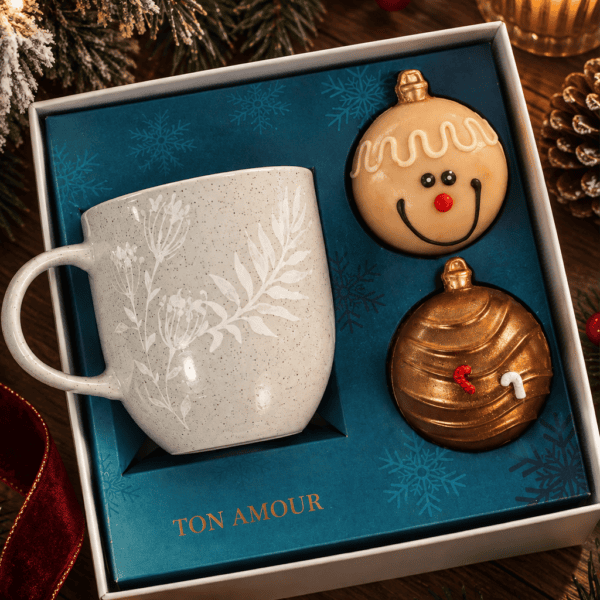 Caja navideña con chocolate y chocolate caliente Dúo Invierno — Kit de Mug con Chocobombas Navideñas