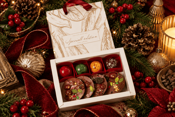 ChatGPT Image 13 sept 2026, 20_14_53 Selección Cacao navidad · Bombones personalizados para empresas